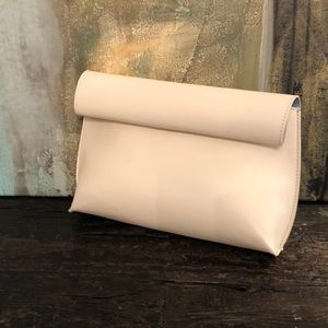 NWT- ivory handbag by Street Level